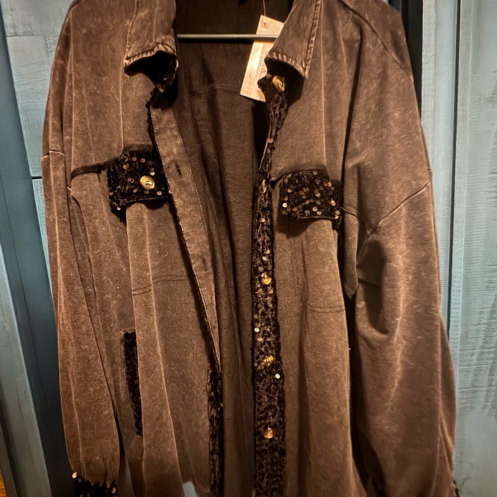 White Birch Gray Jean Jacket with Collared Design